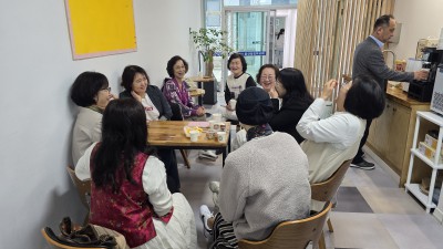 여자순모임 한컷
